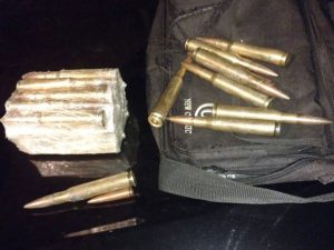 Polícia encontrou cartuchos de fuzil calibre ponto 50 (Foto: Reprodução/WhatsApp)